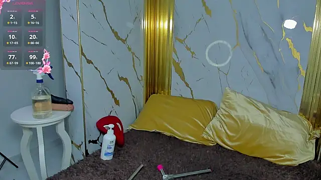 Snapshot of megann__up chatting on 10-06-25, 08:34 megann up online show from 10-06-25, 08:34