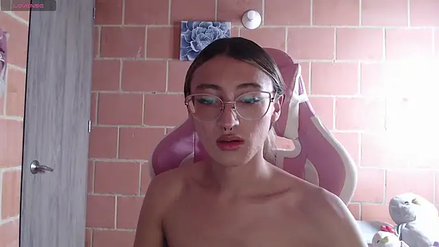 Snapshot of Andrea_camilaaa chatting on 09-28-25, 04:12 Andrea camilaaa online show from 09-28-25, 04:12