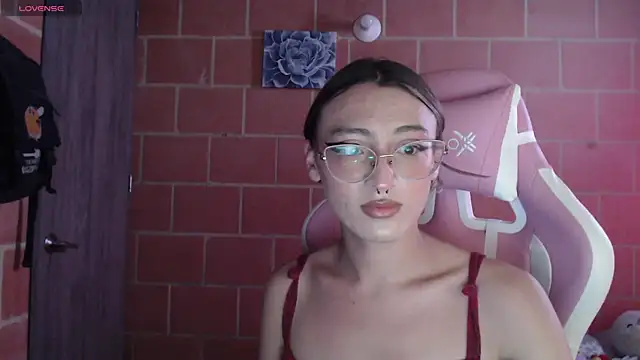 Snapshot of Andrea_camilaaa chatting on 10-07-25, 03:42 Andrea camilaaa online show from 10-07-25, 03:42