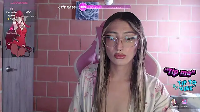 Snapshot of Andrea_camilaaa chatting on 10-21-25, 04:19 Andrea camilaaa online show from 10-21-25, 04:19