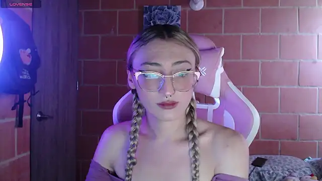 Andrea camilaaa online show from 03-26-26, 05:40