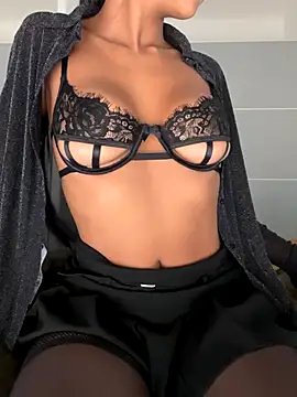 Snapshot of Minaaaa02 chatting on 09-26-25, 01:59 Minaaaa02 online show from 09-26-25, 01:59