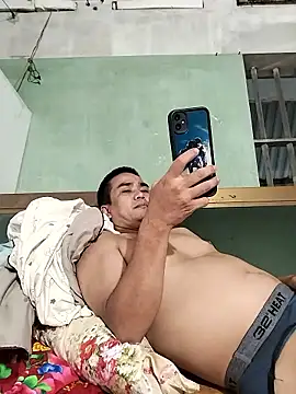 Snapshot of HoangNam20x chatting on 10-01-25, 12:55 HoangNam20x online show from 10-01-25, 12:55