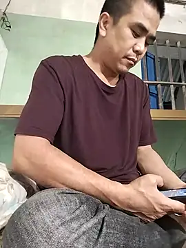 Snapshot of HoangNam20x chatting on 11-05-25, 02:06 HoangNam20x online show from 11-05-25, 02:06