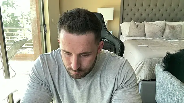 brettmycles28 online show from 10-31-25, 05:36