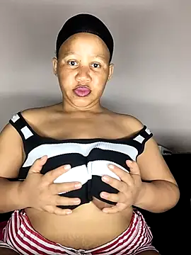 Snapshot of Yellowriider chatting on 10-02-25, 02:18 Yellowriider online show from 10-02-25, 02:18