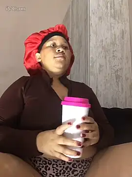 Snapshot of Yellowriider chatting on 10-08-25, 10:07 Yellowriider online show from 10-08-25, 10:07