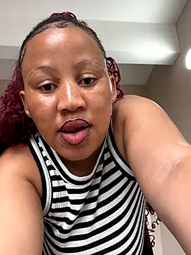 Snapshot of Yellowriider chatting on 12-15-25, 09:35 Yellowriider online show from 12-15-25, 09:35