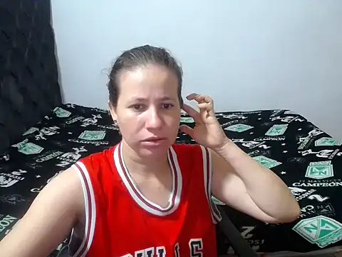 Valentina charlys online show from 10-23-25, 11:42