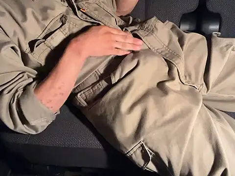 Snapshot of CAMEL1913 chatting on 09-12-25, 05:24 CAMEL1913 online show from 09-12-25, 05:24