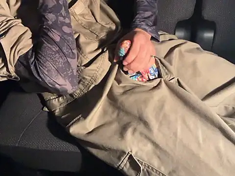 Snapshot of CAMEL1913 chatting on 10-31-25, 05:14 CAMEL1913 online show from 10-31-25, 05:14