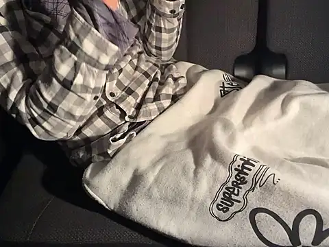 Snapshot of CAMEL1913 chatting on 11-01-25, 05:15 CAMEL1913 online show from 11-01-25, 05:15