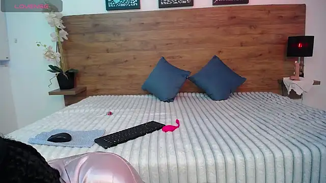 AlexandraCambell online show from 09-29-25, 08:13