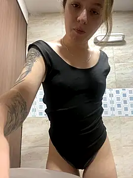 Snapshot of karla-thomsom10 chatting on 09-26-25, 11:09 karla-thomsom10 online show from 09-26-25, 11:09