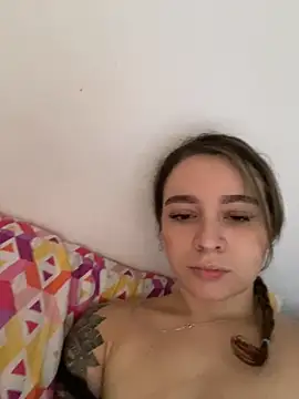 Snapshot of karla-thomsom10 chatting on 11-12-25, 07:24 karla-thomsom10 online show from 11-12-25, 07:24