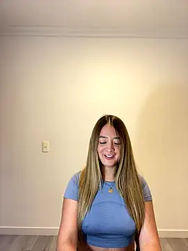 Snapshot of Zara_Ross chatting on 10-05-25, 12:42 Zara Ross online show from 10-05-25, 12:42