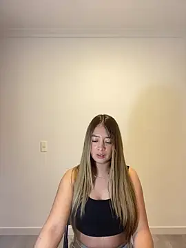 Snapshot of Zara_Ross chatting on 10-12-25, 03:05 Zara Ross online show from 10-12-25, 03:05