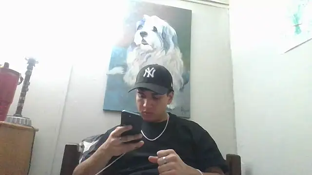 Snapshot of angxhot chatting on 05-21-26, 04:41 angxhot online show from 05-21-26, 04:41