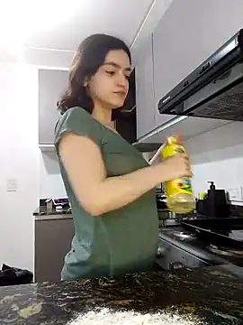 Snapshot of abrilour chatting on 09-20-25, 04:46 abrilour online show from 09-20-25, 04:46