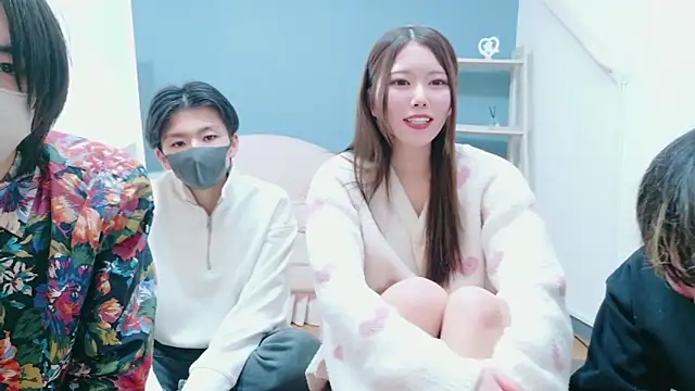 Snapshot of Reto-sama chatting on 01-11-26, 12:43 Reto-sama online show from 01-11-26, 12:43