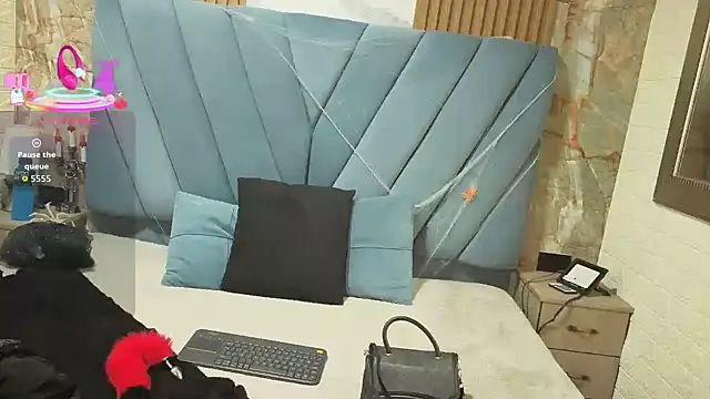 angel  red  online show from 10-30-25, 03:08