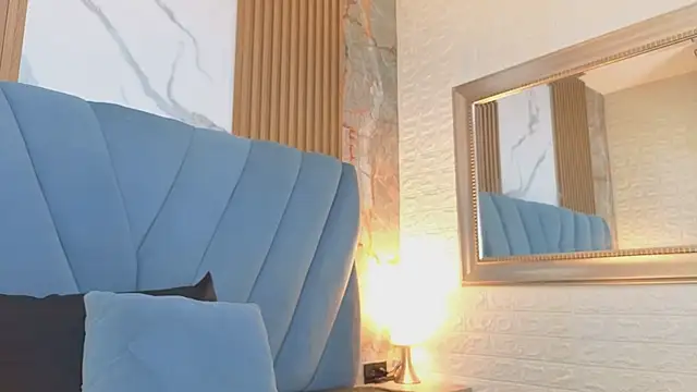 angel  red  online show from 04-28-26, 03:22