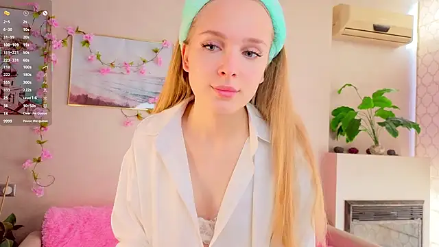 CindyGreen online show from 09-29-25, 06:40