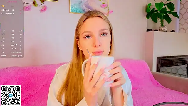 CindyGreen online show from 10-05-25, 06:23