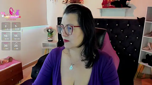 Snapshot of D_Martii chatting on 09-28-25, 01:49 D Martii online show from 09-28-25, 01:49