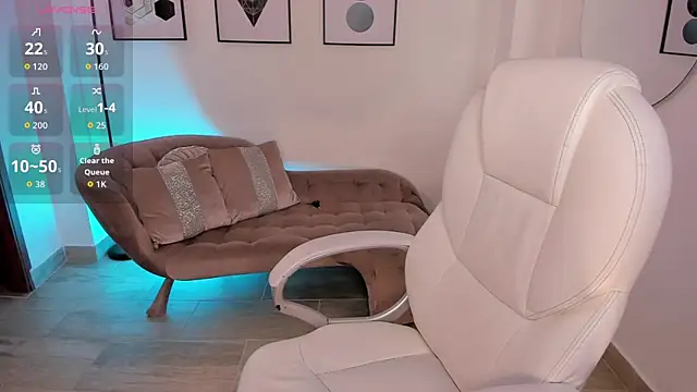 Snapshot of Beverly_johnson chatting on 10-01-25, 03:56 Beverly johnson online show from 10-01-25, 03:56