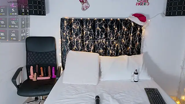 Snapshot of evvaa_moon69 chatting on 12-19-25, 12:34 evvaa moon69 online show from 12-19-25, 12:34