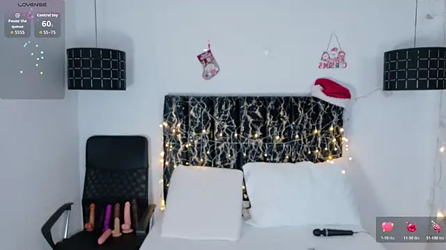 Snapshot of evvaa_moon69 chatting on 12-20-25, 12:12 evvaa moon69 online show from 12-20-25, 12:12