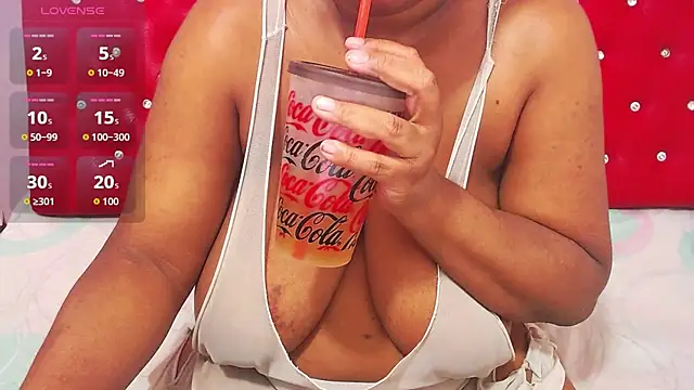 Snapshot of wonderfuldiana chatting on 09-27-25, 08:25 wonderfuldiana online show from 09-27-25, 08:25