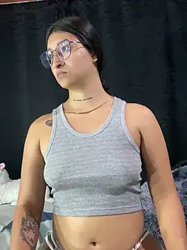 Snapshot of EVAH_LEE_ chatting on 09-19-25, 01:51 EVAH LEE online show from 09-19-25, 01:51