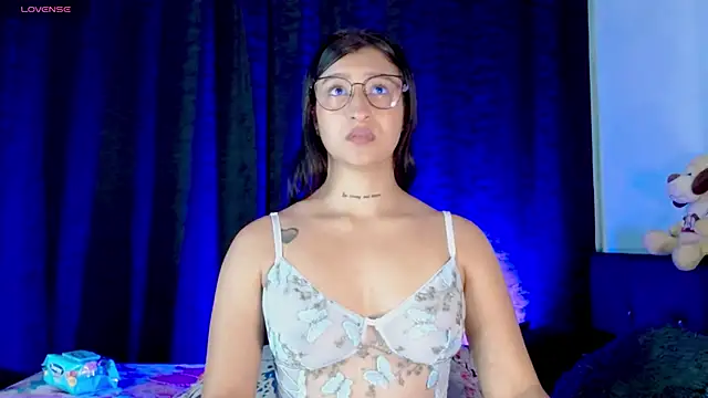 Snapshot of EVAH_LEE_ chatting on 11-27-25, 03:52 EVAH LEE online show from 11-27-25, 03:52