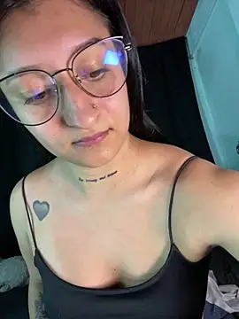 Snapshot of EVAH_LEE_ chatting on 06-06-26, 03:55 EVAH LEE online show from 06-06-26, 03:55