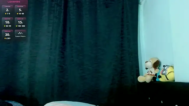 Snapshot of EVAH_LEE_ chatting on 06-07-26, 03:43 EVAH LEE online show from 06-07-26, 03:43