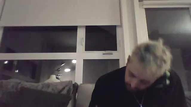 Snapshot of BlinkBoyRave chatting on 09-26-25, 10:52 BlinkBoyRave online show from 09-26-25, 10:52