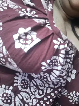 Snapshot of your-cute-baby chatting on 11-21-25, 06:28 your-cute-baby online show from 11-21-25, 06:28