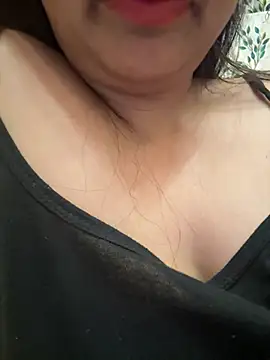 Snapshot of annanya01 chatting on 05-02-26, 04:01 annanya01 online show from 05-02-26, 04:01