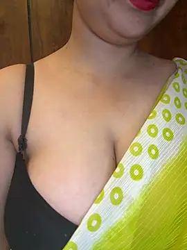 Snapshot of annanya01 chatting on 05-07-26, 06:19 annanya01 online show from 05-07-26, 06:19