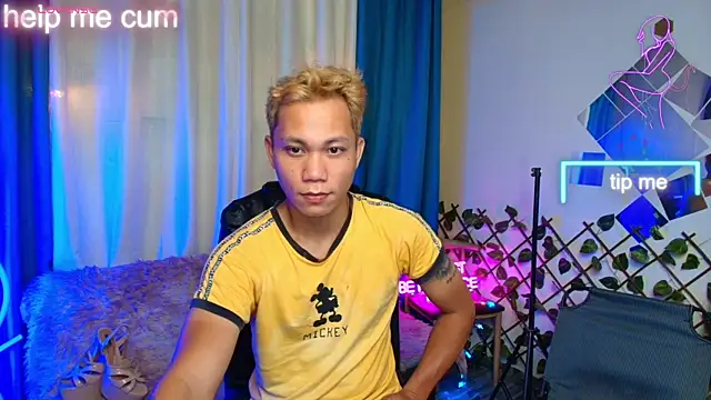 Snapshot of princenavheen chatting on 05-04-26, 01:56 princenavheen online show from 05-04-26, 01:56