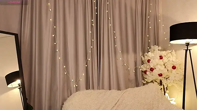 Janet Jee online show from 12-20-25, 11:50