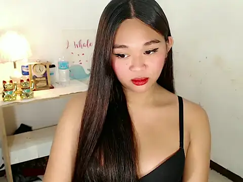 Snapshot of Malia_cummer chatting on 10-15-25, 10:21 Malia cummer online show from 10-15-25, 10:21