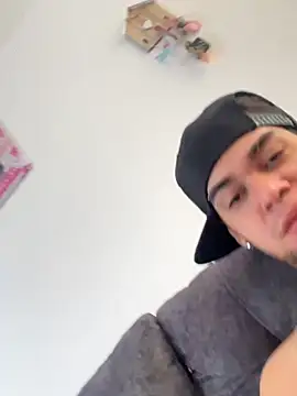 enzo vittale03  online show from 09-26-25, 03:16