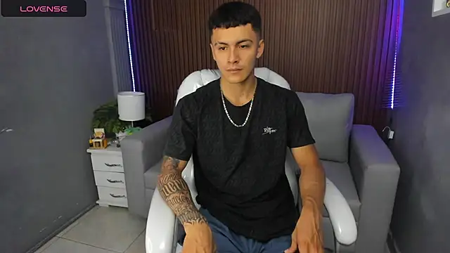 Leo santoro online show from 12-19-25, 01:40