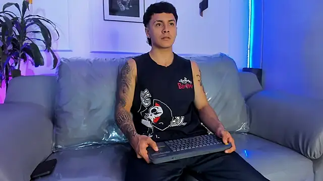 Leo santoro online show from 03-12-26, 02:01