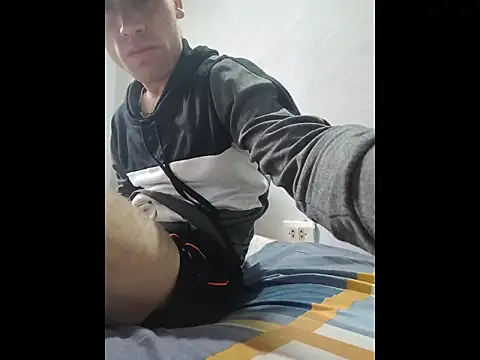 Snapshot of alex-golden chatting on 11-30-25, 03:38 alex-golden online show from 11-30-25, 03:38