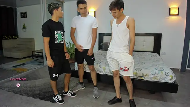 Bisexlifehot   online show from 09-13-25, 10:53