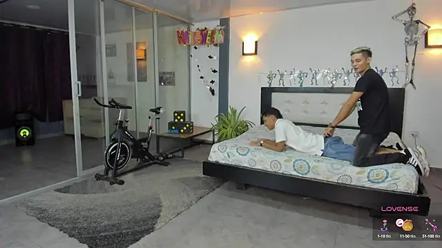 Bisexlifehot   online show from 10-07-25, 11:13